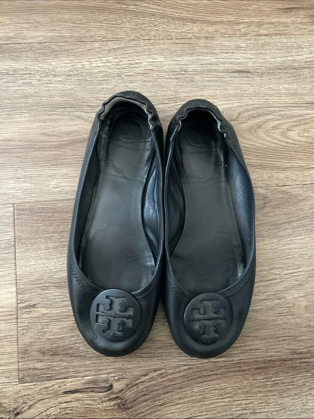 Tory Burch Black Leather Logo Round-Toe Ballet Flats Sz 8.5